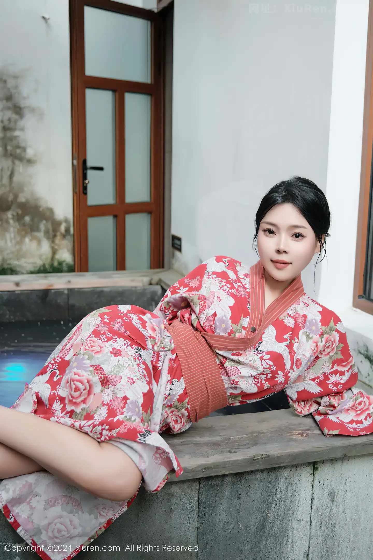 图片[2]-[XiuRen秀人网] VOL.9687 模特麦田温泉场景性感花色连衣裙半脱秀曼妙身姿惹火诱惑写真77P-秀人网官方网站